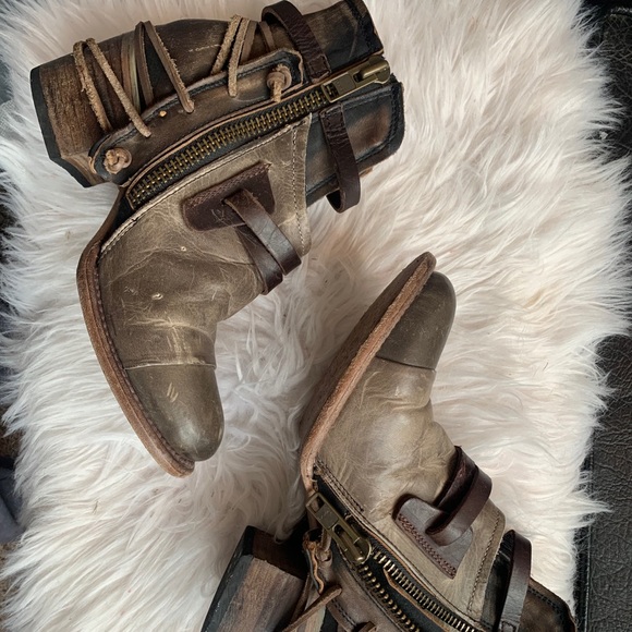 SOLD.....  Freebird “Crue”  Size 8 - Picture 2 of 7